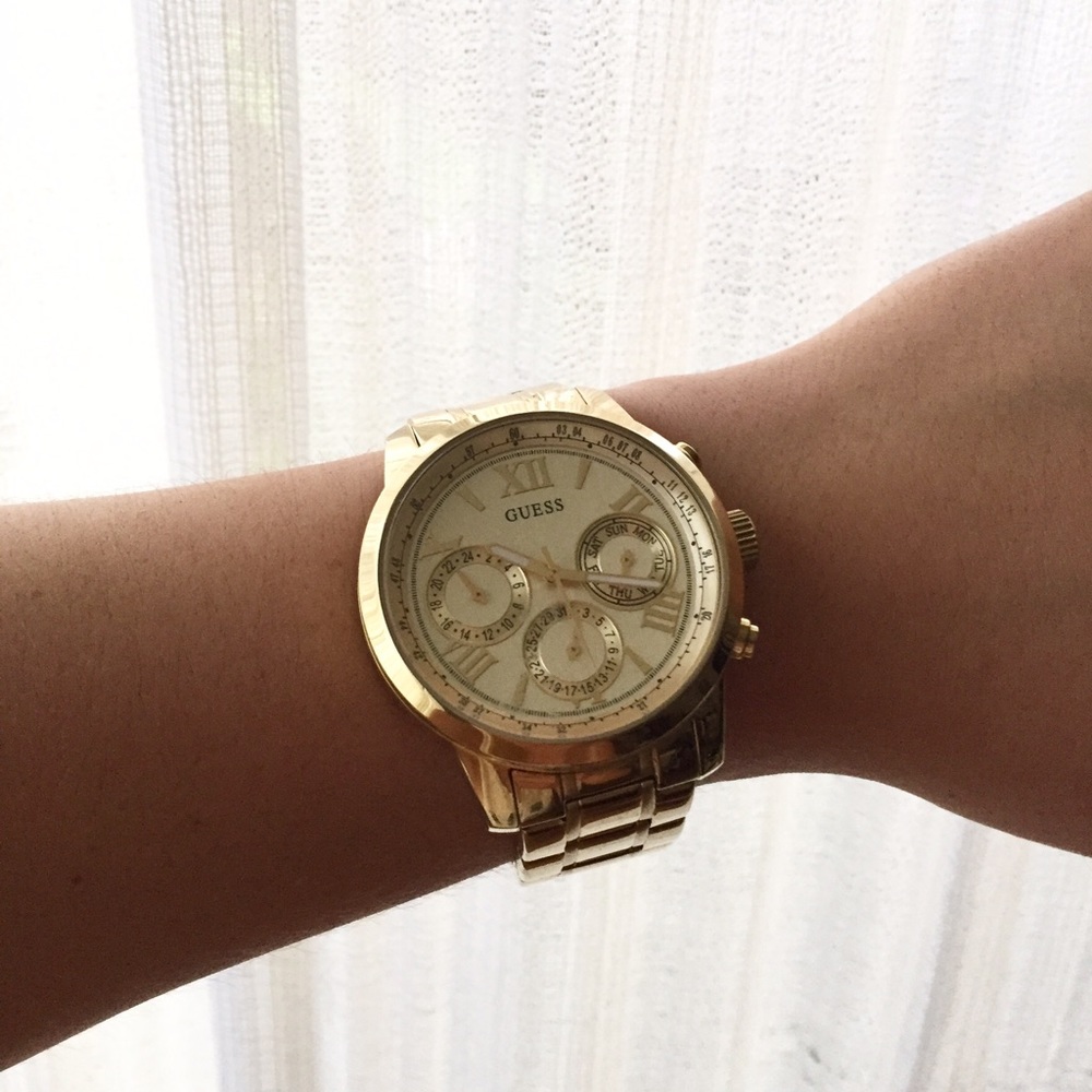GUESS Classic Gold Feminine Sport Watch